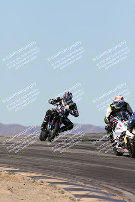 media/Dec-07-2025-CVMA (Sun) [[3e7d2de5dc]]/Race 7-Formula Lightweight Twins Shootout/